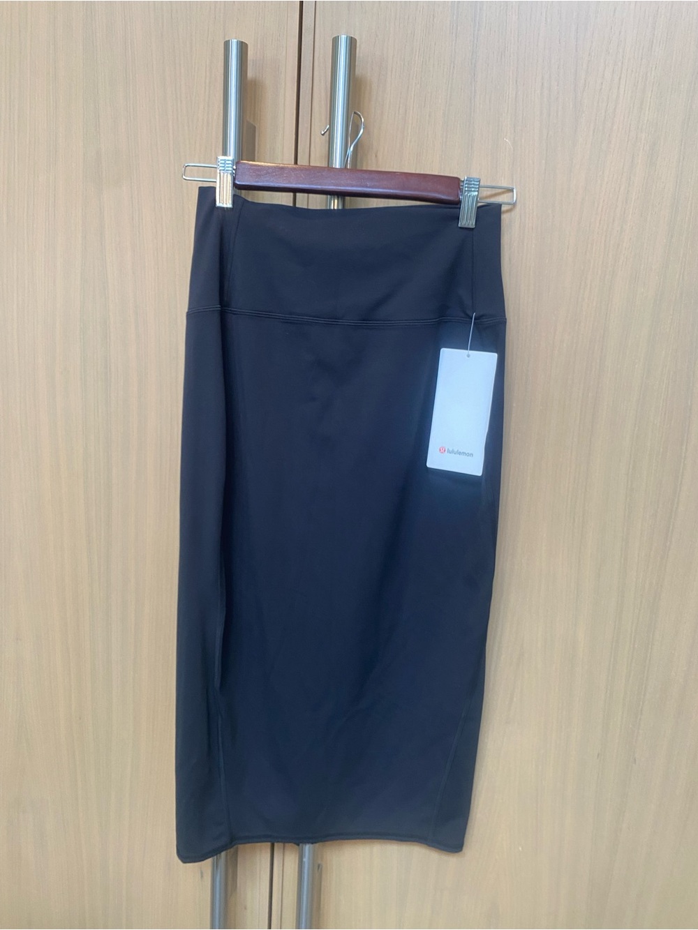 lululemon athletica Black Nulu Pencil Midi Skirt Size 8 - Picture 6 of 9